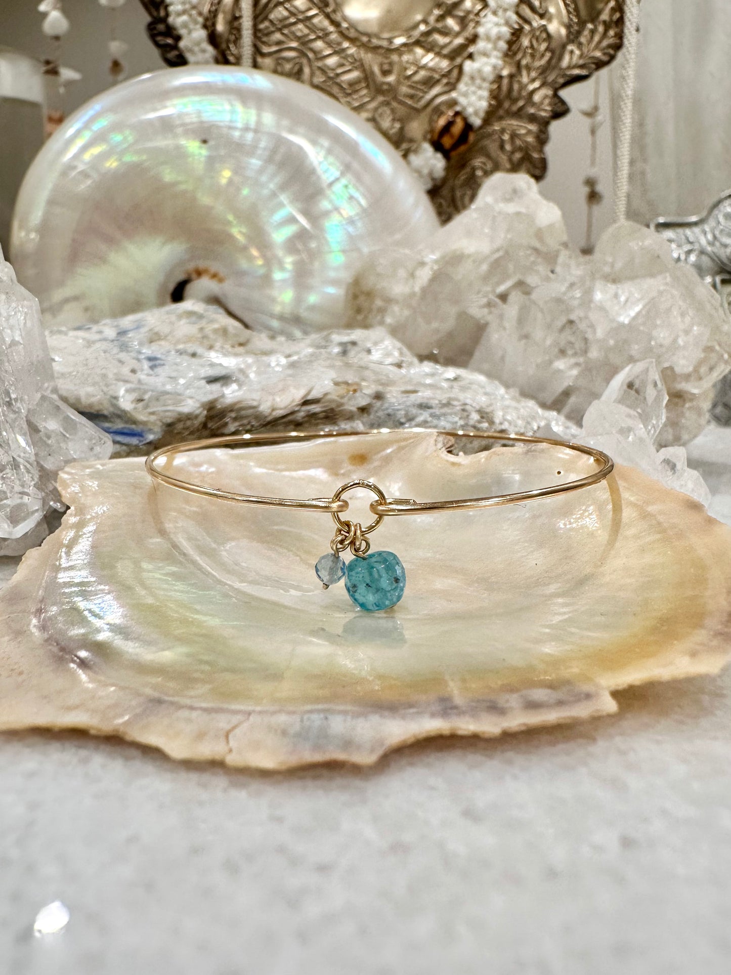 Naida apatite charm bangle, blue stone bracelet, gemstone charm bracelet apatite bracelet, thin gold bangle, gold charm bangle on shell