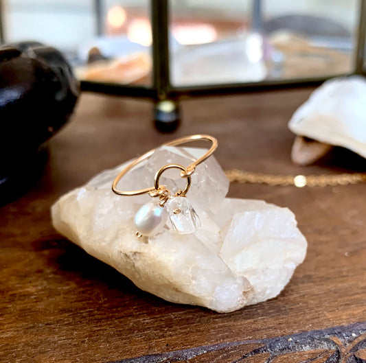 Esther pearl & clear quartz ring